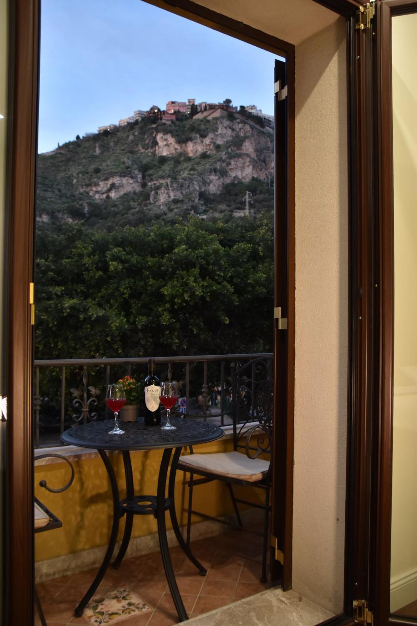 Gloden House Apartments Taormina Dış mekan fotoğraf