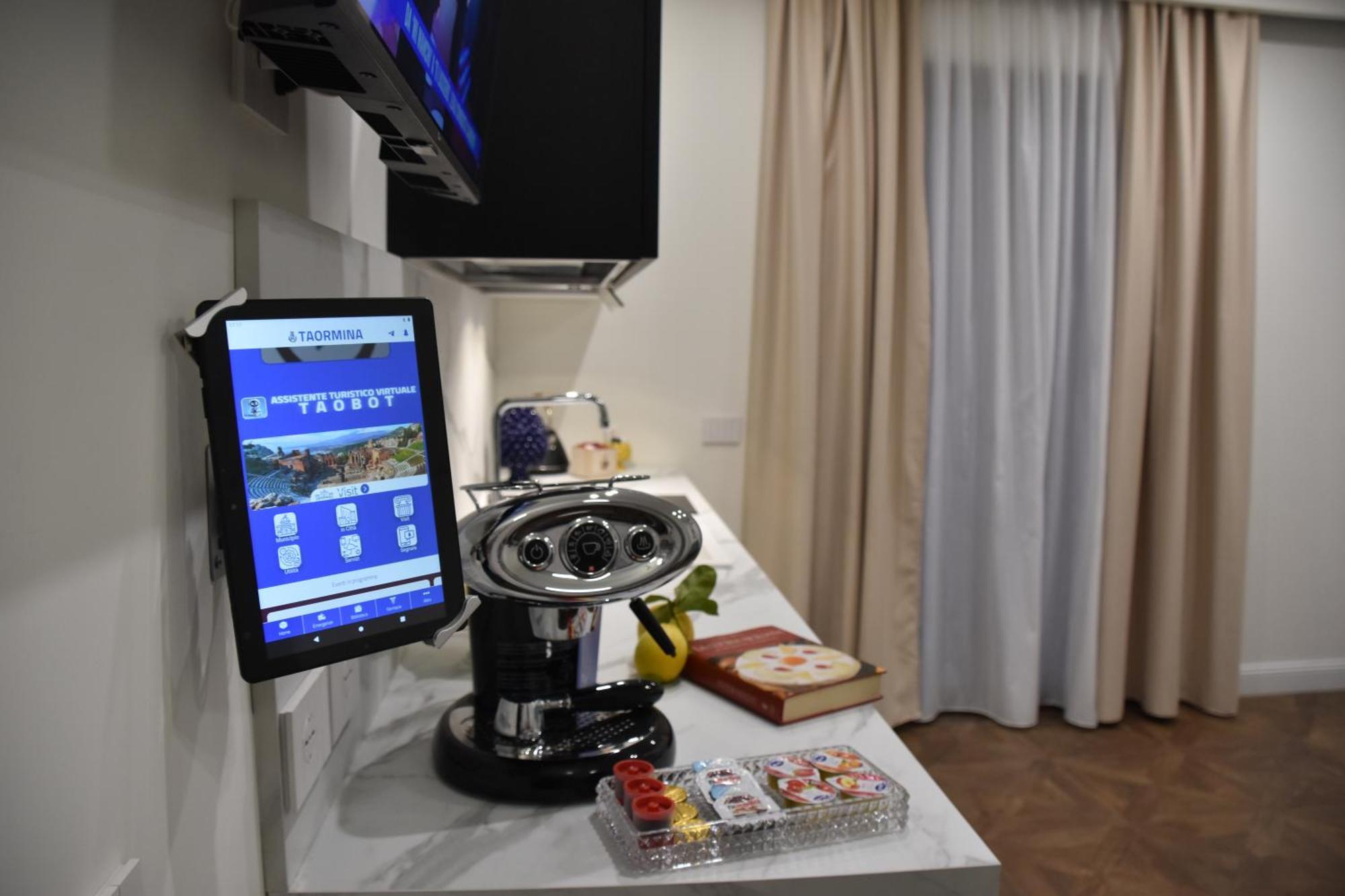 Gloden House Apartments Taormina Oda fotoğraf